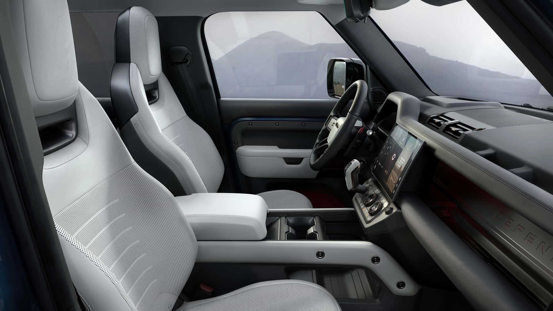Land rover defender octa 2026 (6)